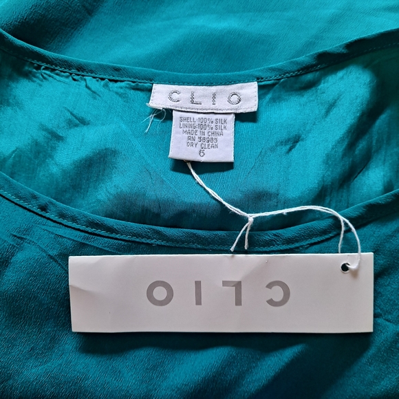 Clio Tawdy Green Crewneck Sleeveless Silk Top - 6 - Picture 9 of 9